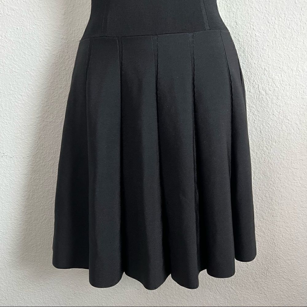 Parker Black White Colorblock Stretch Knit Pleated Open Back Fit & Flare Dress - Picture 4 of 8